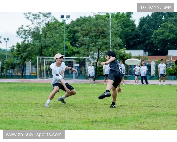 世界攀岩锦标赛回顾成都飞盘队展现出色团队意识与战术配合